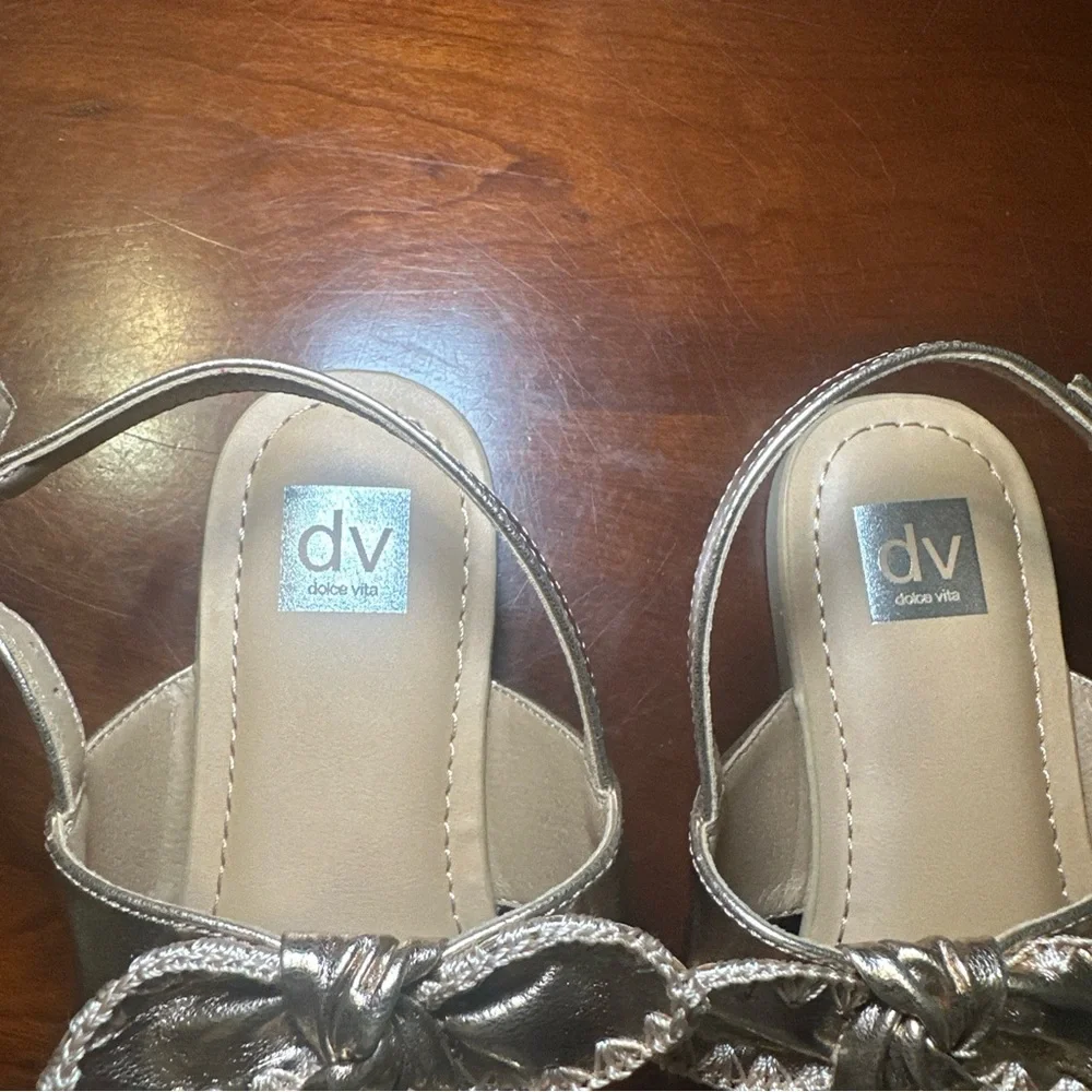 New Big Kids Dolce Vita Caicey‎ Rose Gold Bow Ankle Strap Sandals Size 3Y